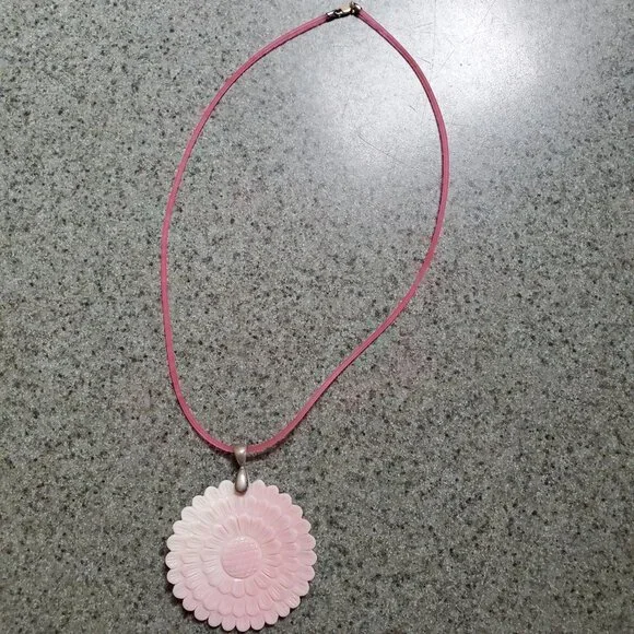 Unique Conch Shell Necklace - Picture 2 of 6